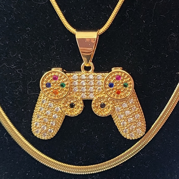 Game Controller Pendant with Chain Necklace Gold Plated Steel - Picture 4 of 9
